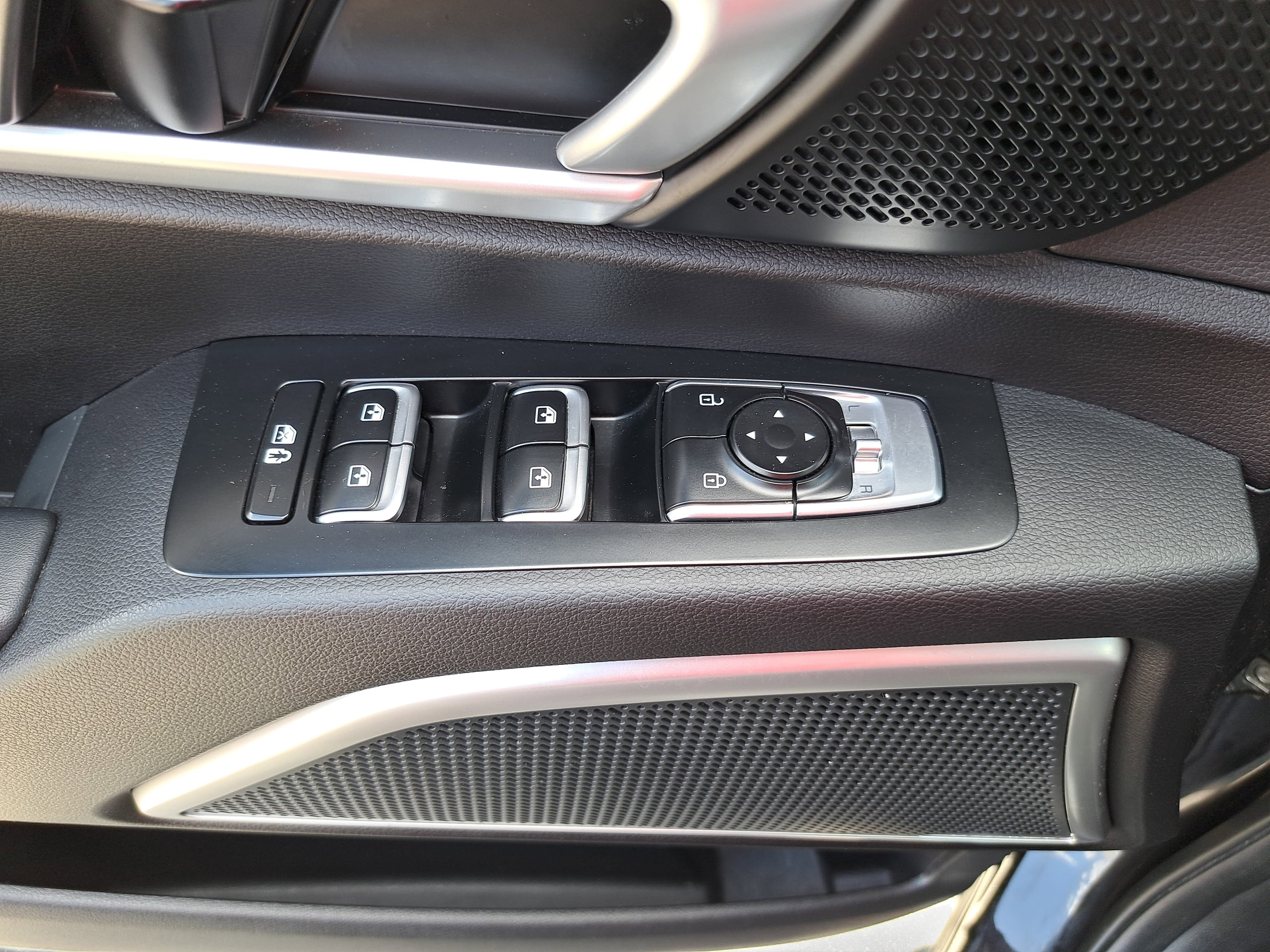 Used 2022 Kia Telluride S AWD/4WD image 28