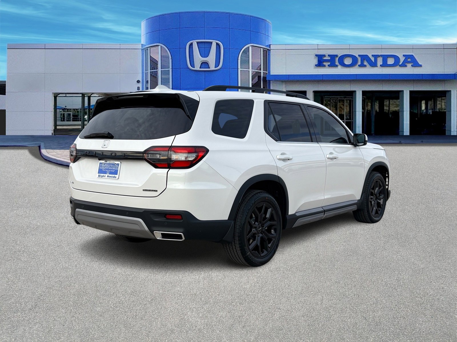 New 2025 Honda Pilot Touring image 6