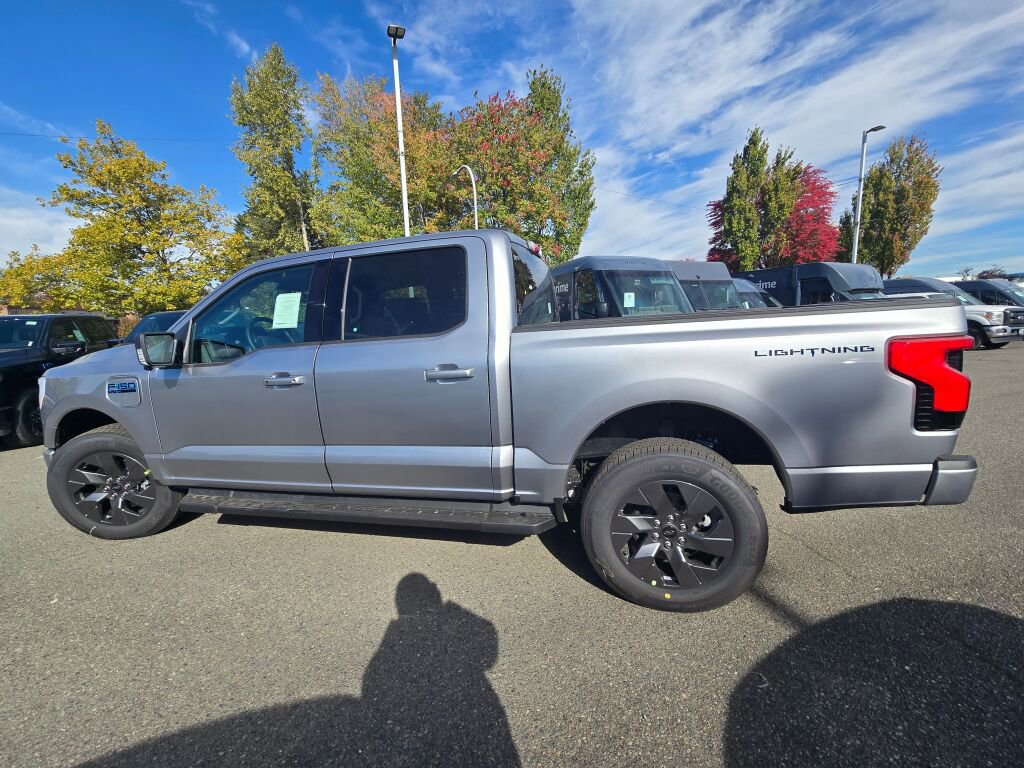 New 2025 Ford F150 Lightning Flash AWD/4WD image 8