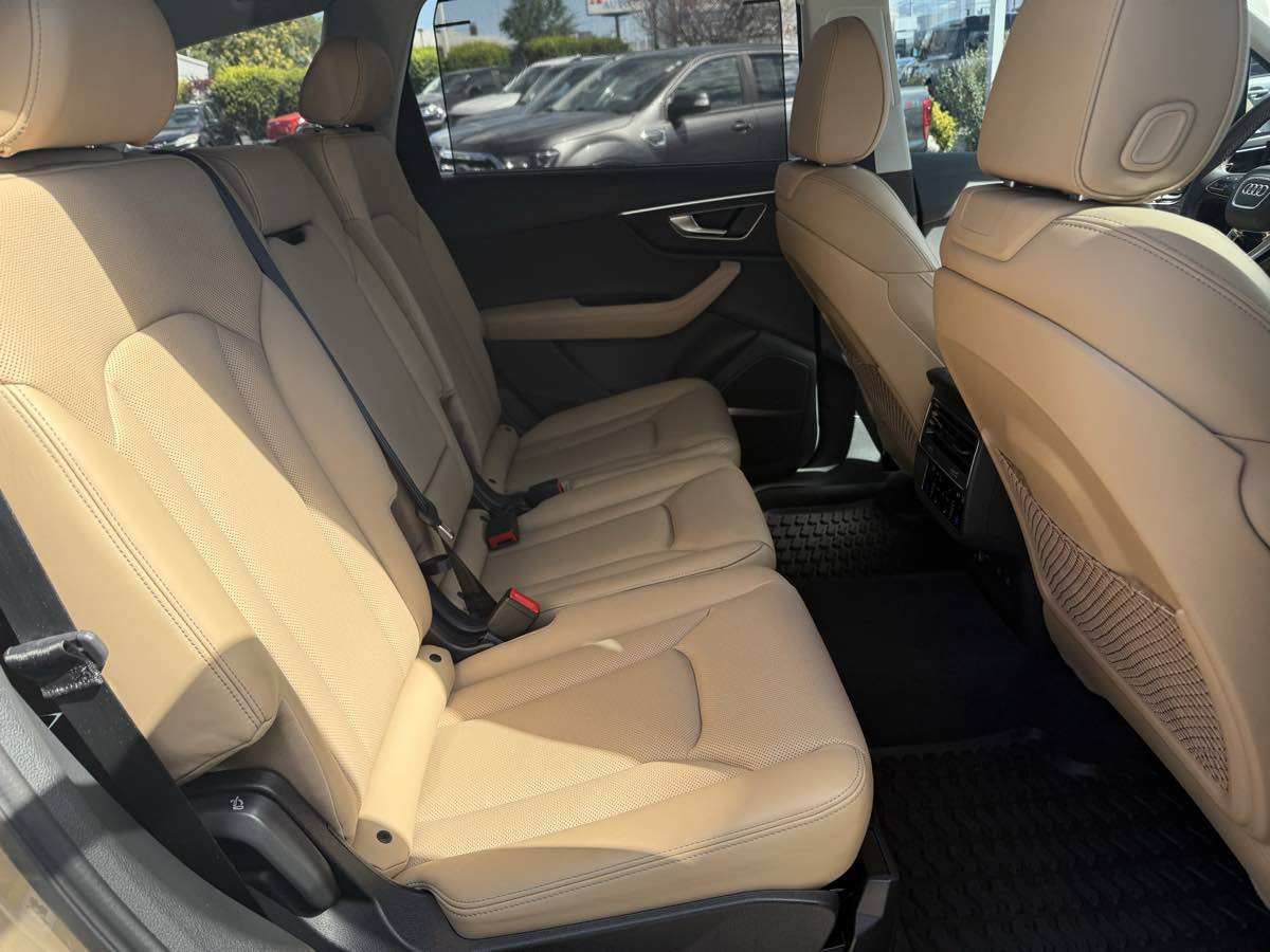 Used 2025 Audi Q7 3.0T Prestige w/ Prestige Package AWD/4WD image 22