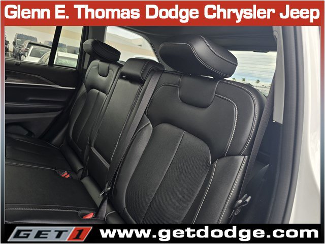 Certified 2023 Jeep Grand Cherokee Limited w/ Luxury Tech Group II RWD image 26