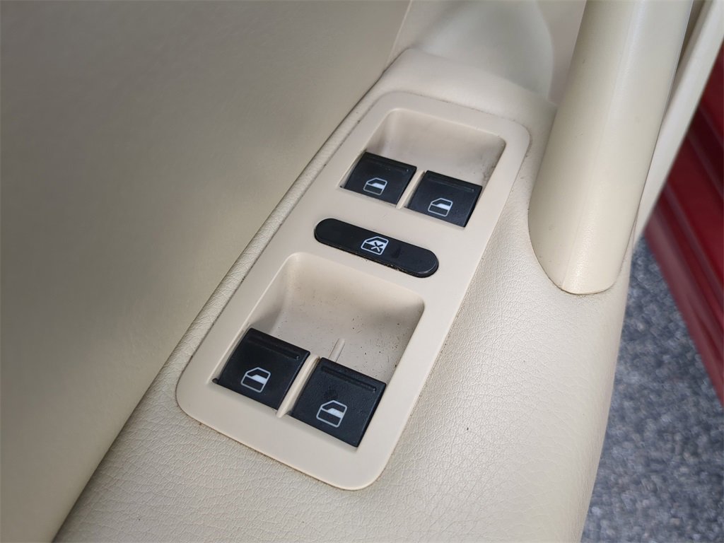 Used 2015 Volkswagen Passat 1.8T Wolfsburg Edition image 17