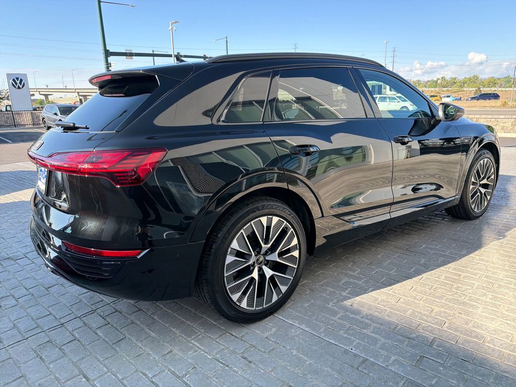Used 2024 Audi Q8 e-tron Premium Plus AWD/4WD image 5