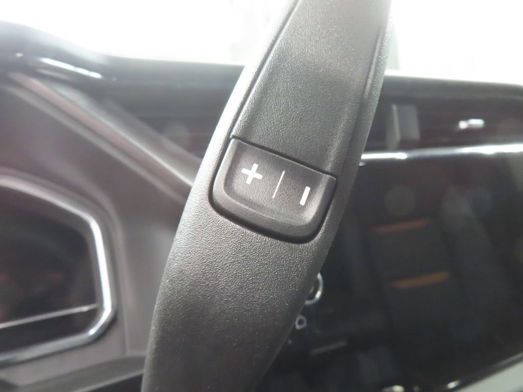 Used 2025 GMC Sierra 2500 AT4 image 50