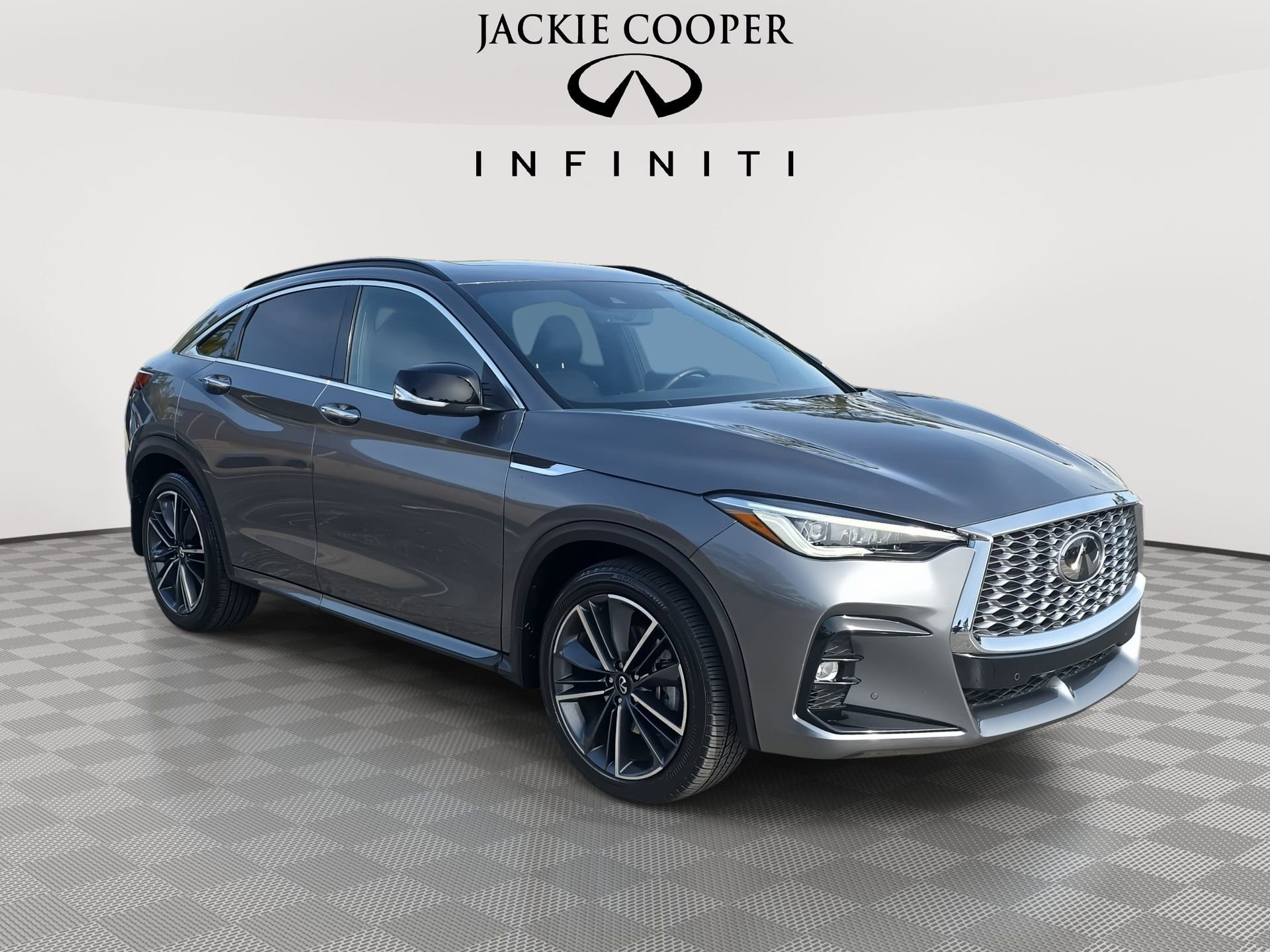 Certified 2025 INFINITI QX55 Essential image 3