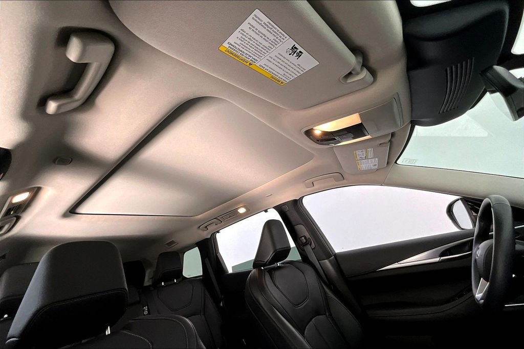 Certified 2025 INFINITI QX60 Luxe image 22