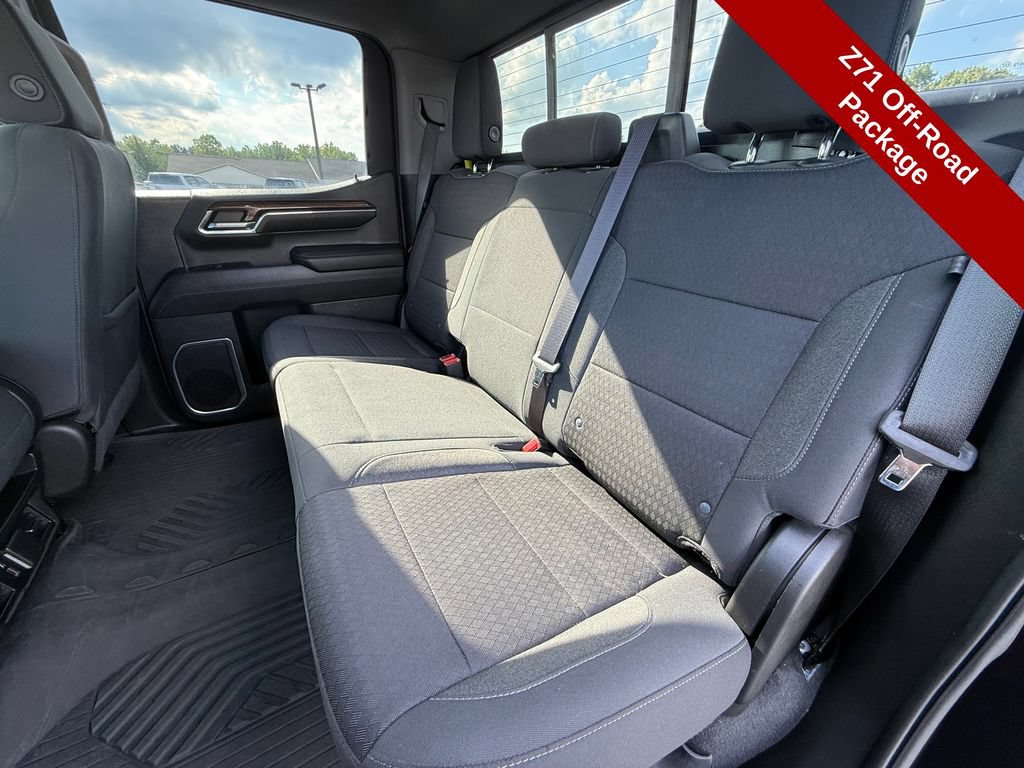 Used 2023 Chevrolet Silverado 1500 LT AWD/4WD image 35