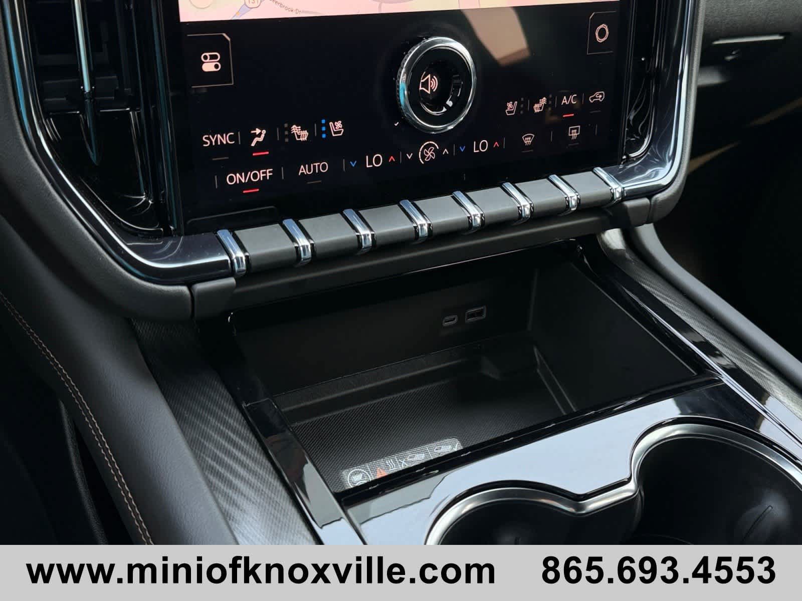 Used 2026 GMC Yukon XL AT4 AWD/4WD image 29
