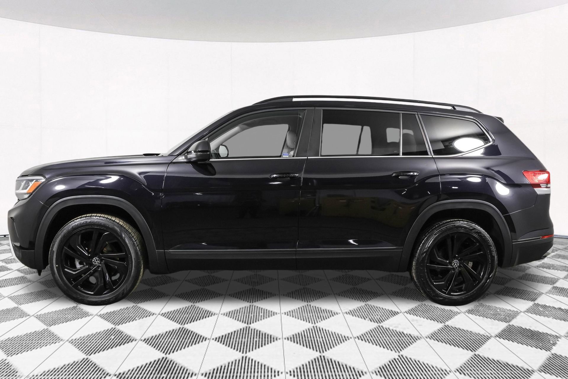 Used 2022 Volkswagen Atlas SE w/ Black Wheel Package image 20