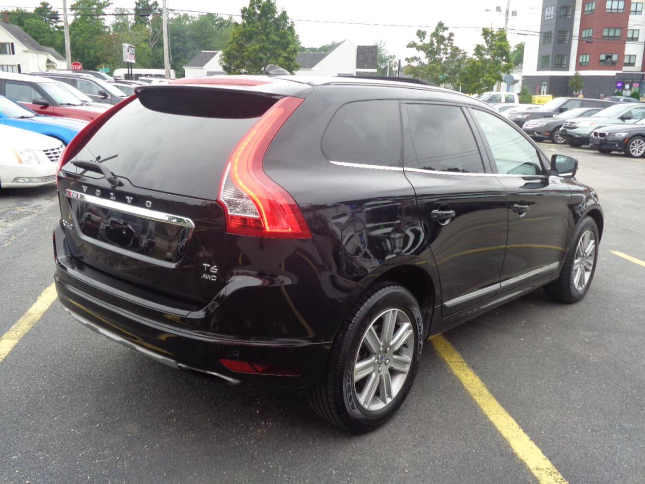 Used 2016 Volvo XC60 T6 w/ Proximity Package AWD/4WD image 17