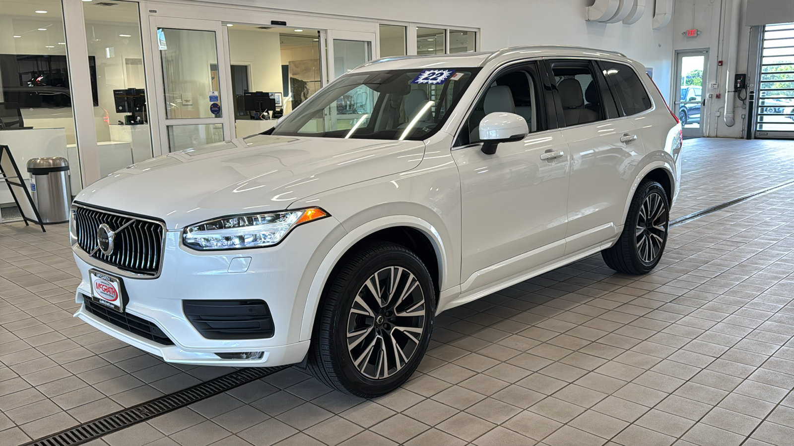 Used 2022 Volvo XC90 T6 Momentum w/ Advanced Package AWD/4WD image 9