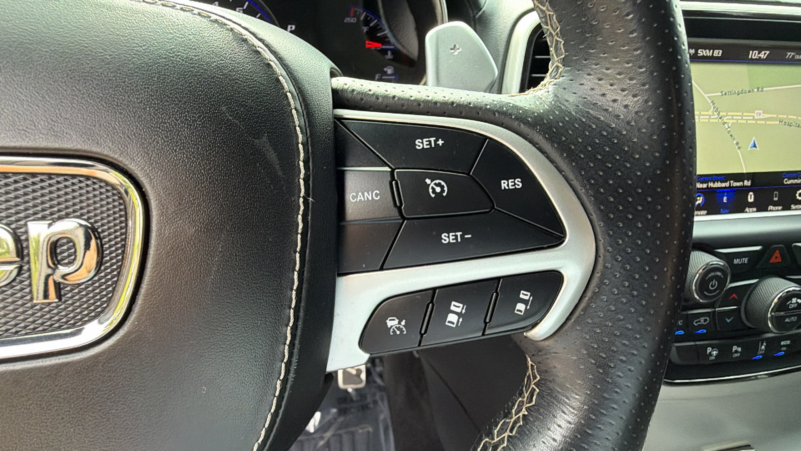 Used 2018 Jeep Grand Cherokee Trackhawk AWD/4WD image 29