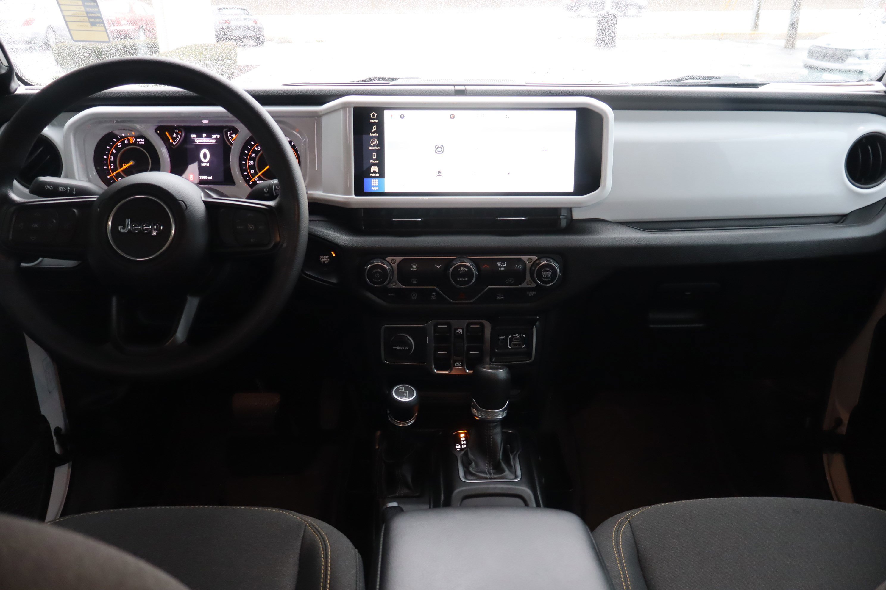 Used 2025 Jeep Gladiator Sport image 15