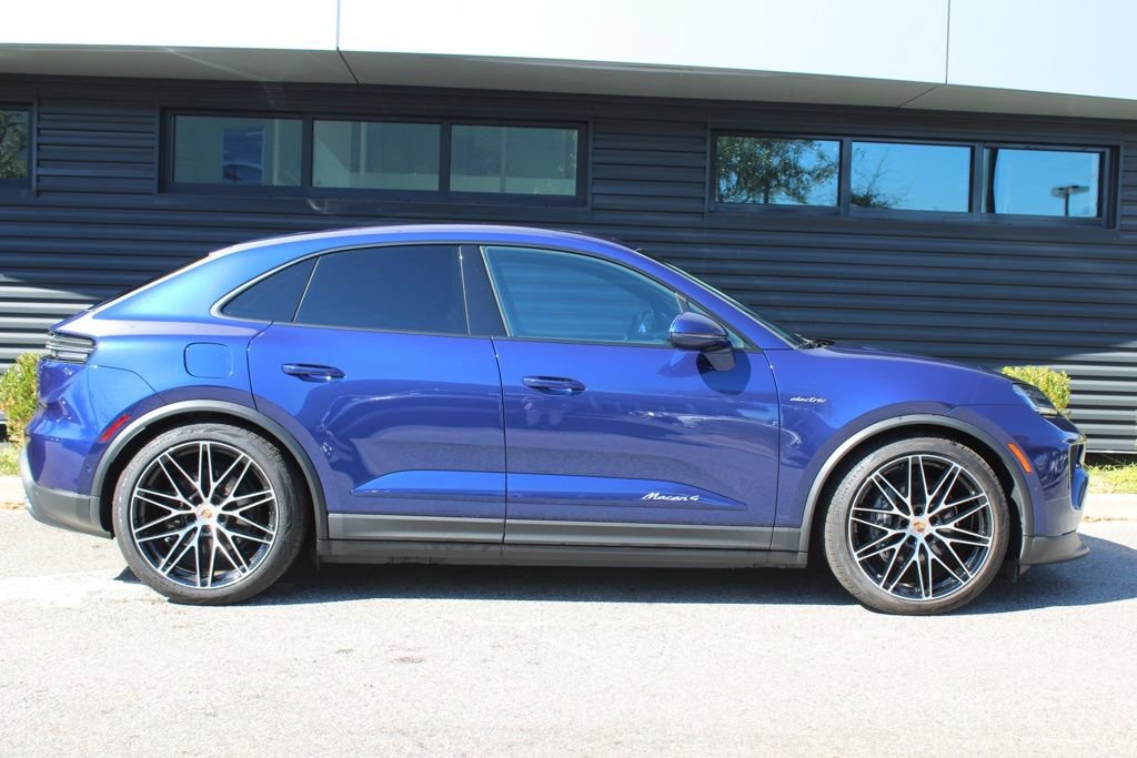 Certified 2024 Porsche Macan 4 Electric image 8