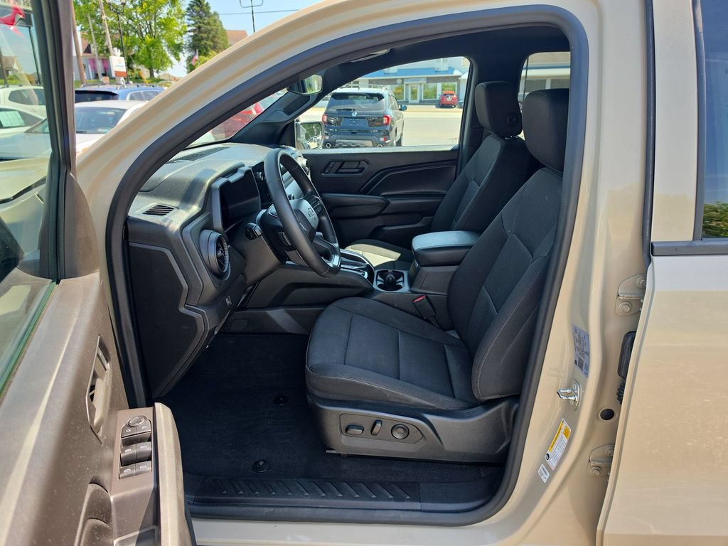 Used 2023 Chevrolet Colorado Trail Boss w/ Advanced Trailering Package AWD/4WD image 10