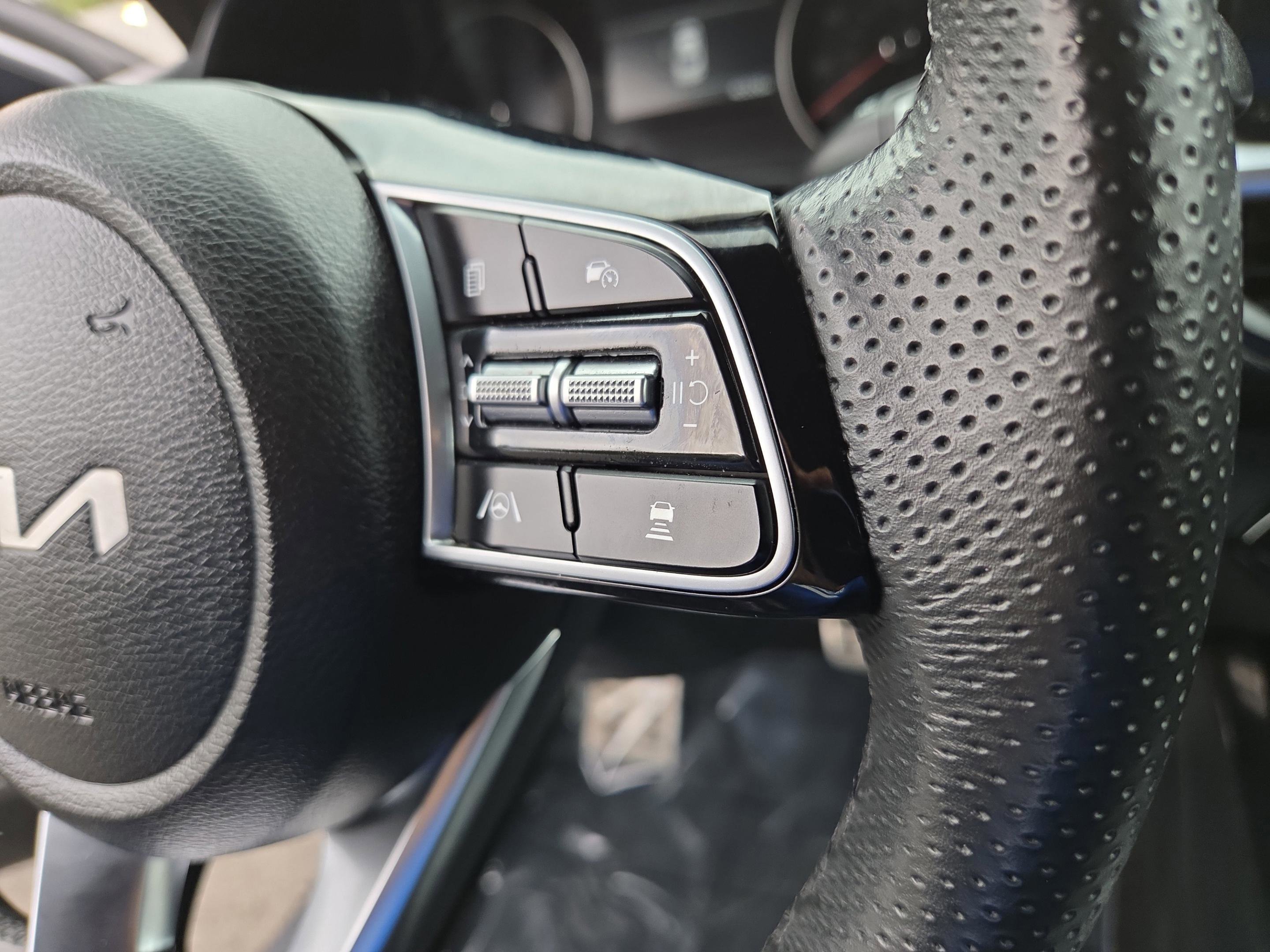 Used 2024 Kia Forte GT-Line image 12