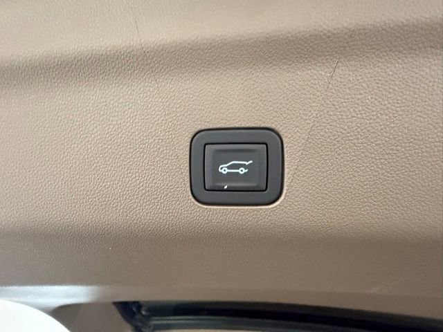 New 2026 GMC Yukon Denali w/ Denali Reserve Package AWD/4WD image 9