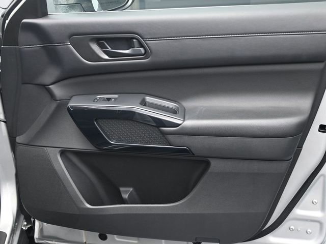 Used 2024 Nissan Pathfinder SV image 35