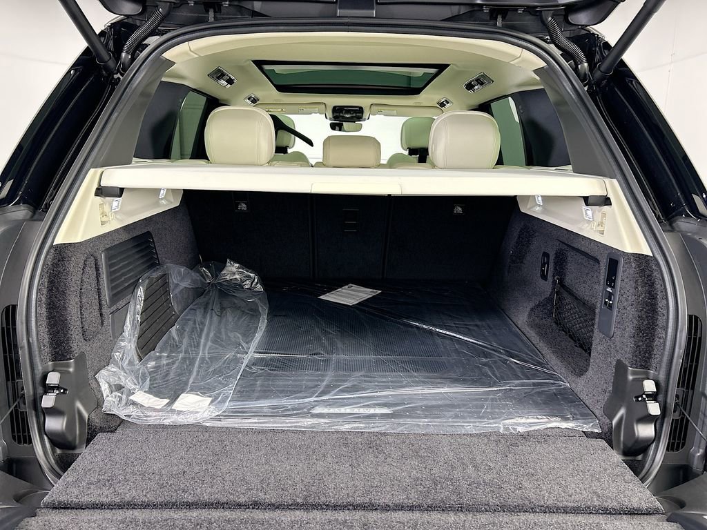 New 2026 Land Rover Range Rover SE image 27