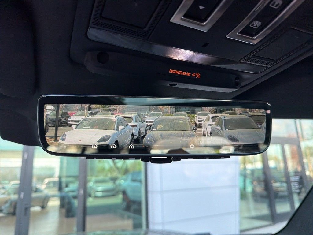 Used 2025 Land Rover Defender 110 V8 image 8