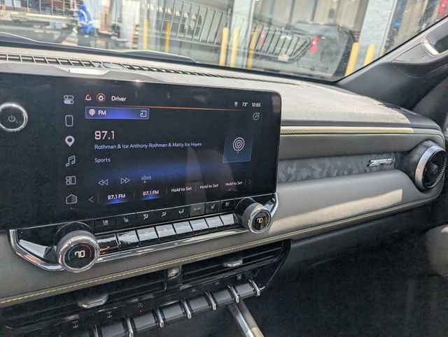 Used 2025 Chevrolet Colorado ZR2 w/ Technology Package AWD/4WD image 22