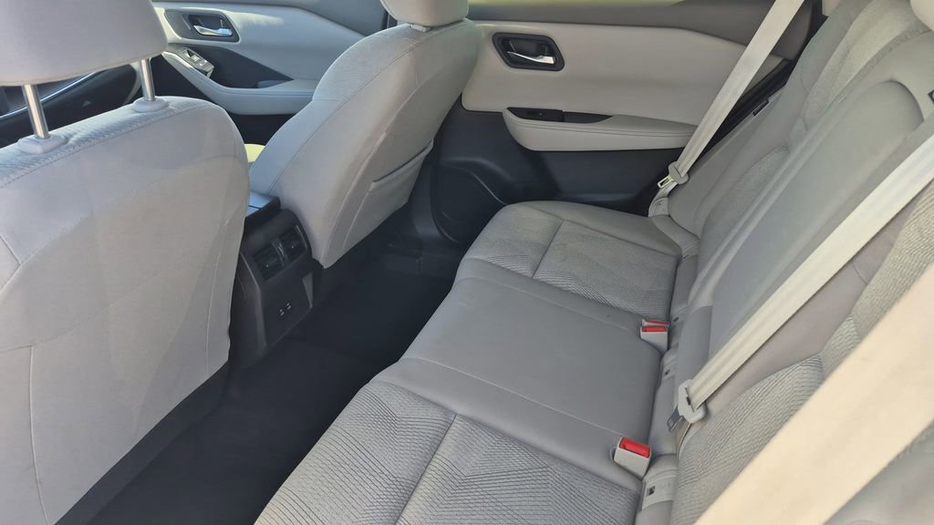 Used 2024 Nissan Rogue SV image 13