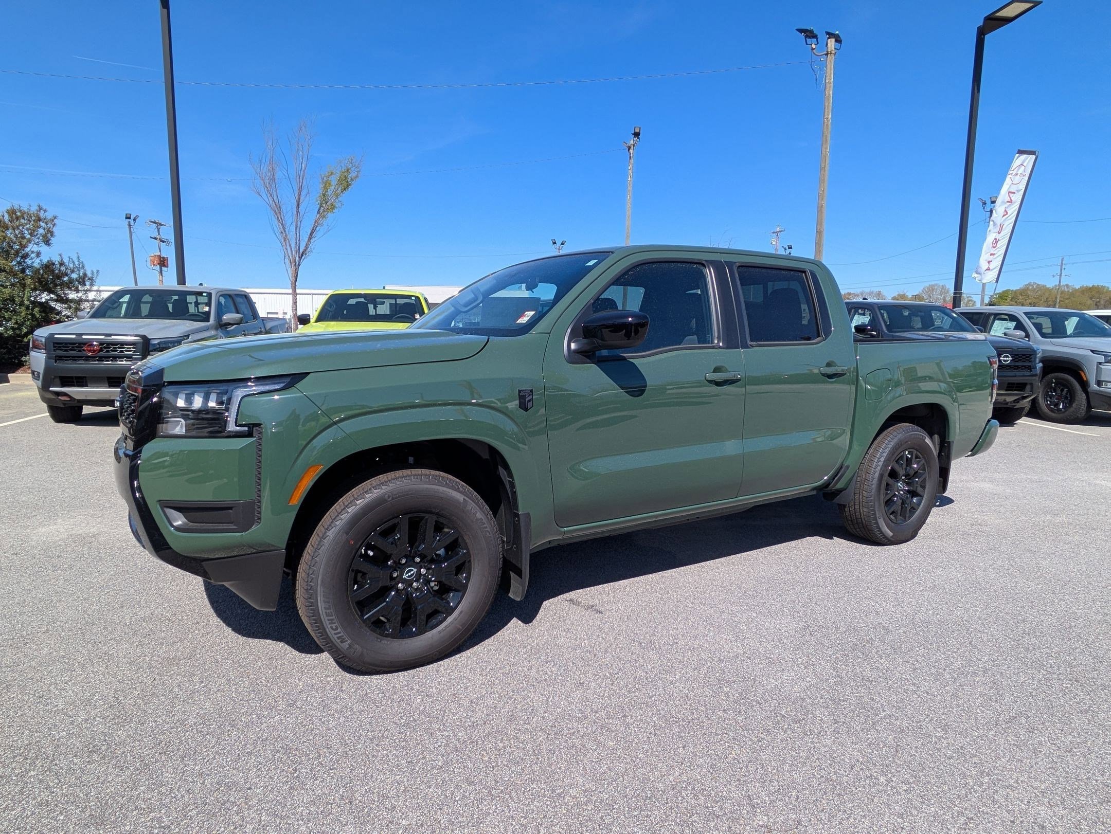 New 2026 Nissan Frontier SV w/ SV Convenience Package RWD image 8