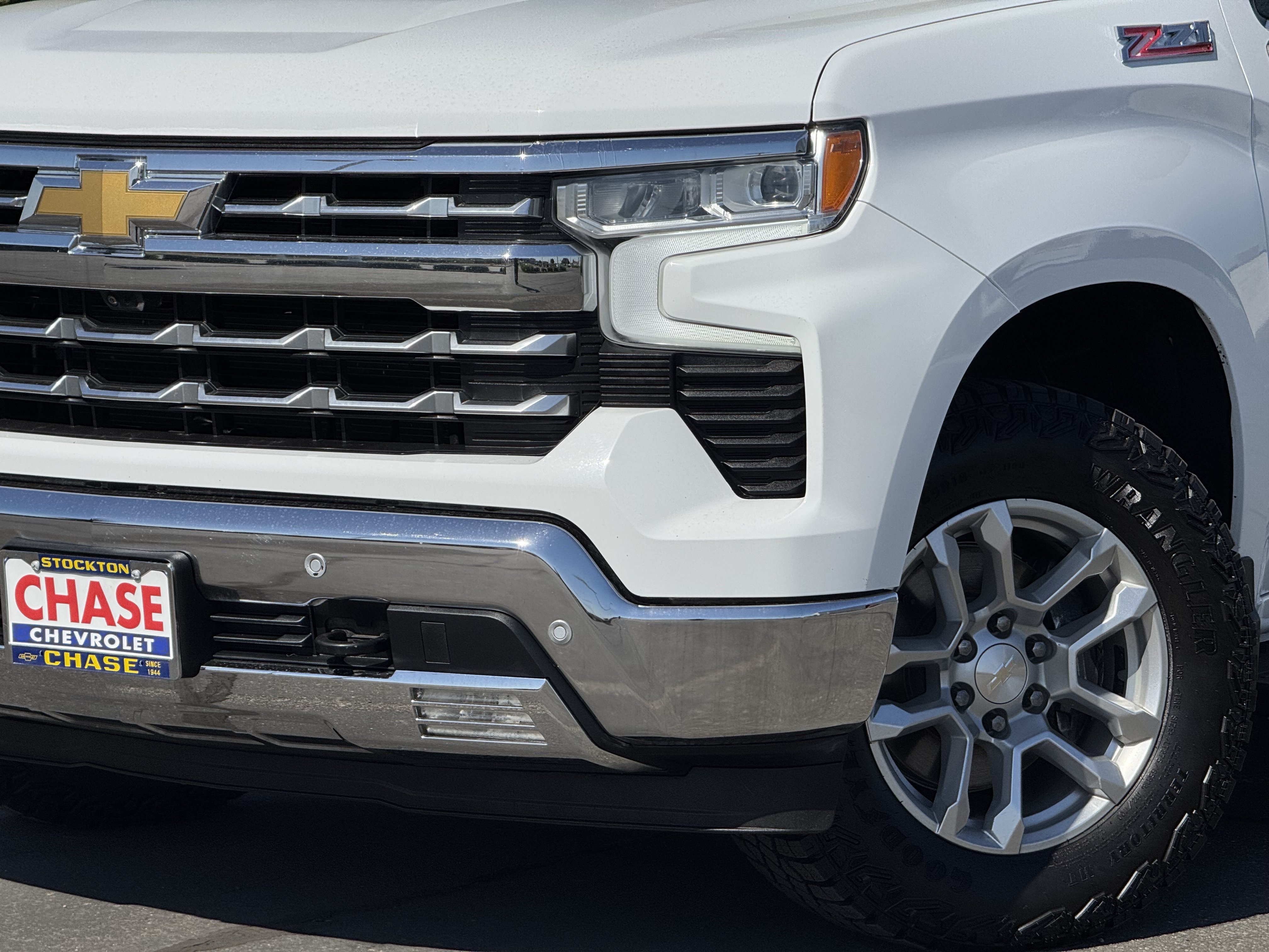 Certified 2023 Chevrolet Silverado 1500 LTZ w/ LTZ Convenience Package II AWD/4WD image 3