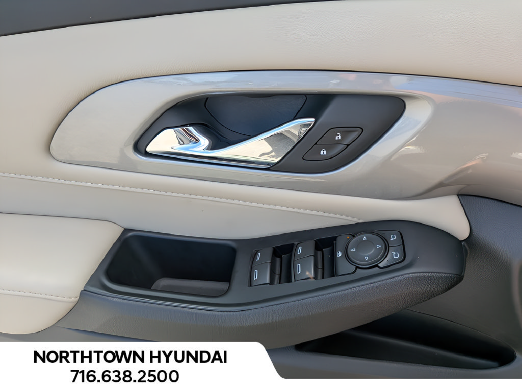 Used 2023 Chevrolet Traverse LS AWD/4WD image 27