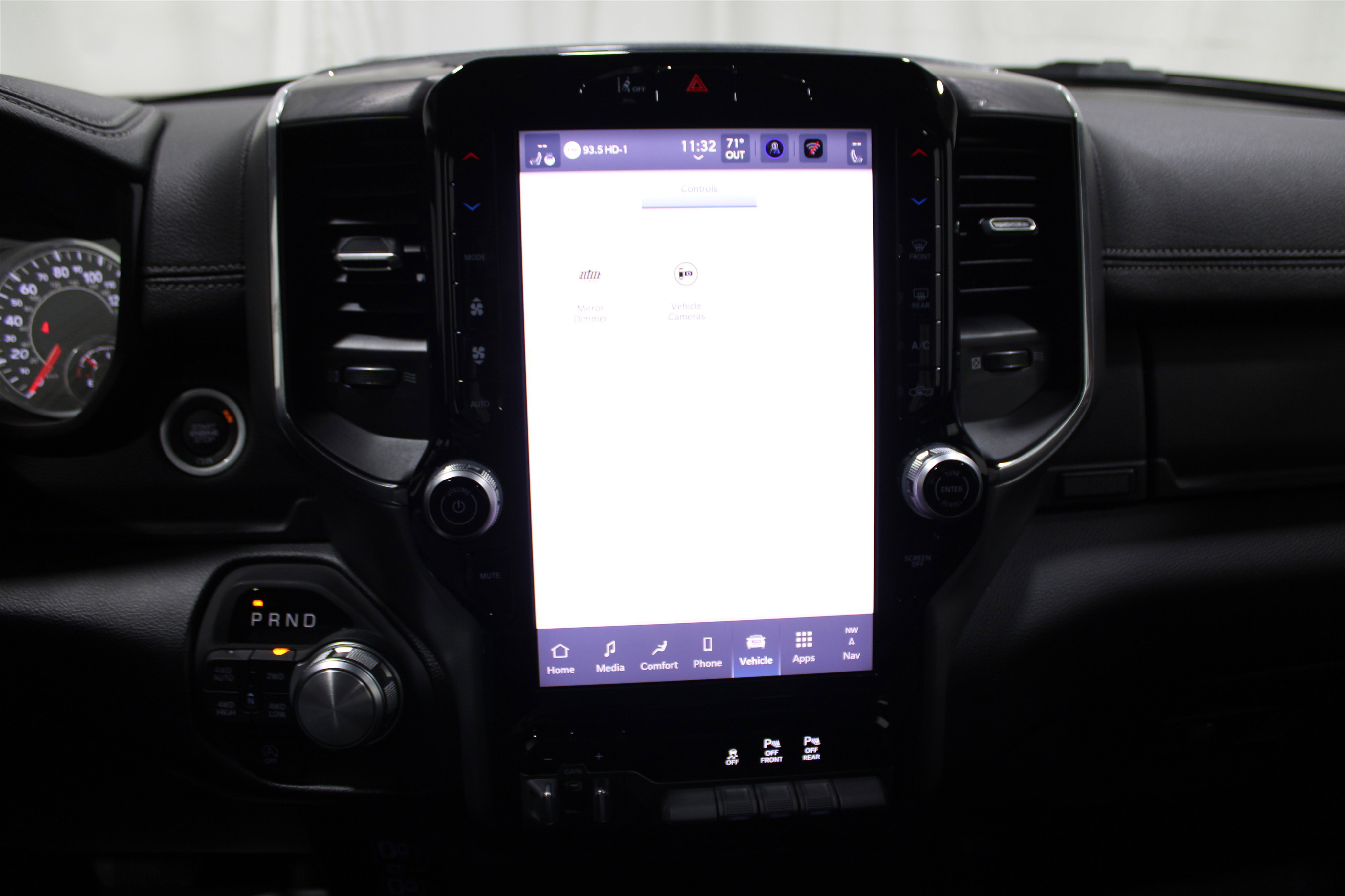 Used 2025 RAM 1500 Laramie image 17