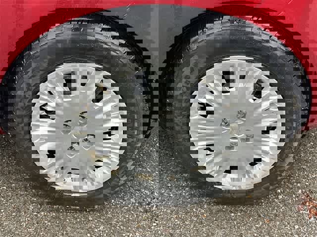 Used 2015 Ford Fiesta SE image 22