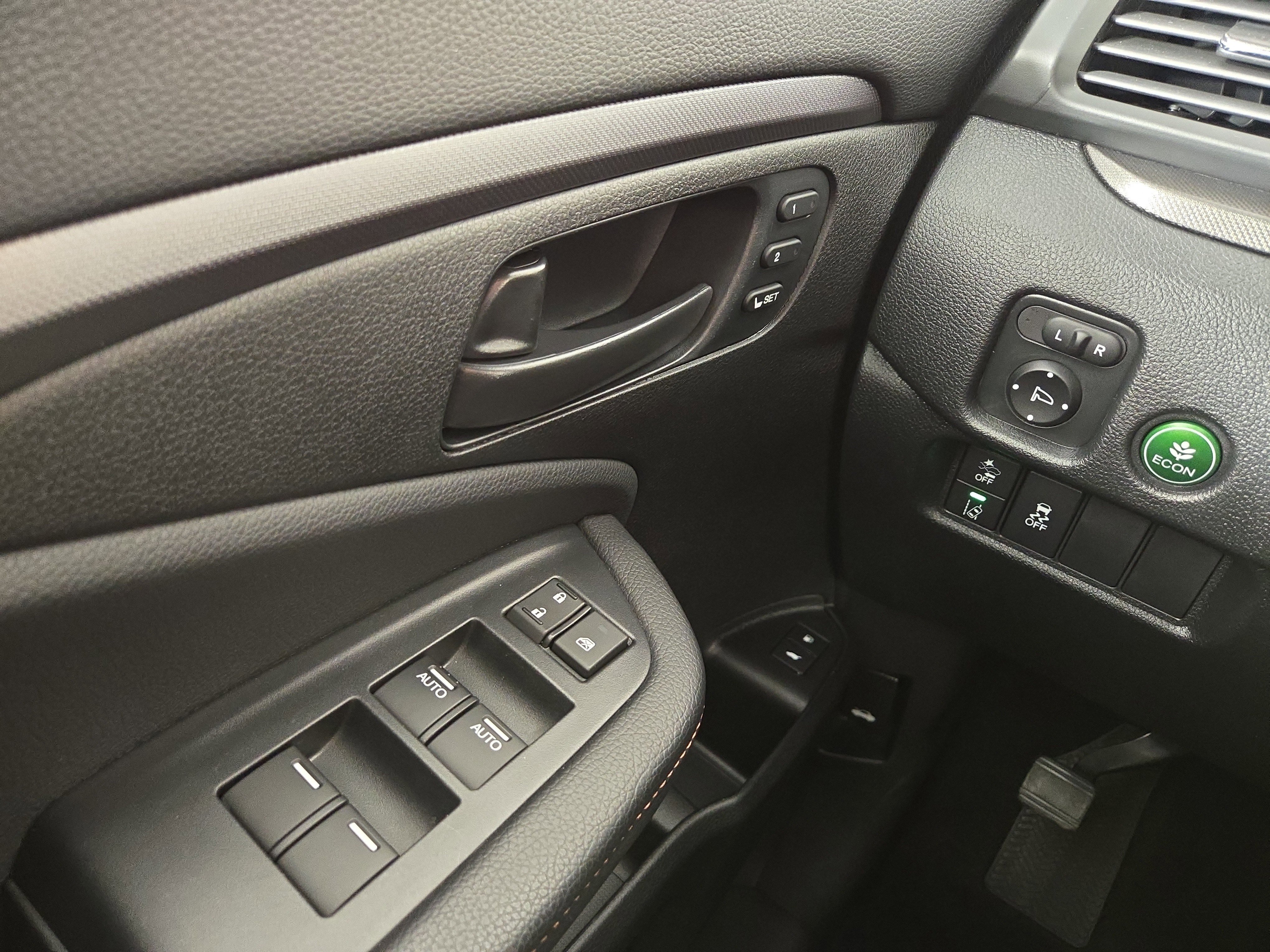Used 2022 Honda Pilot TrailSport image 31