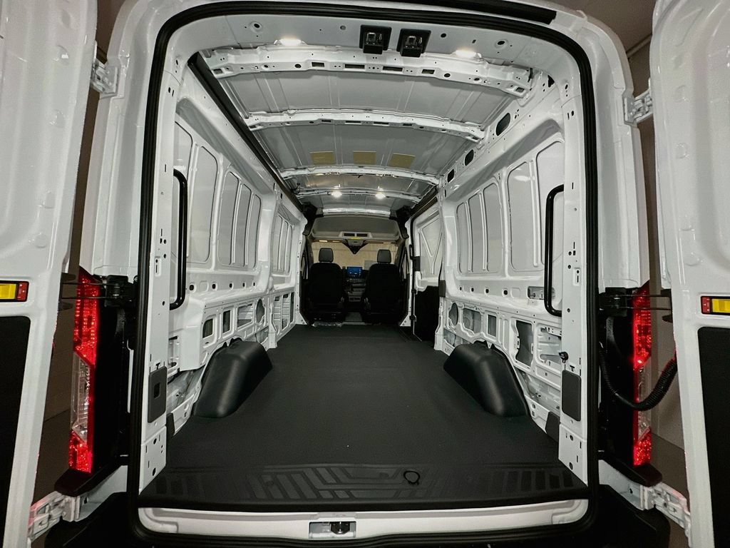 New 2026 Ford Transit 350 148 Medium Roof RWD image 32