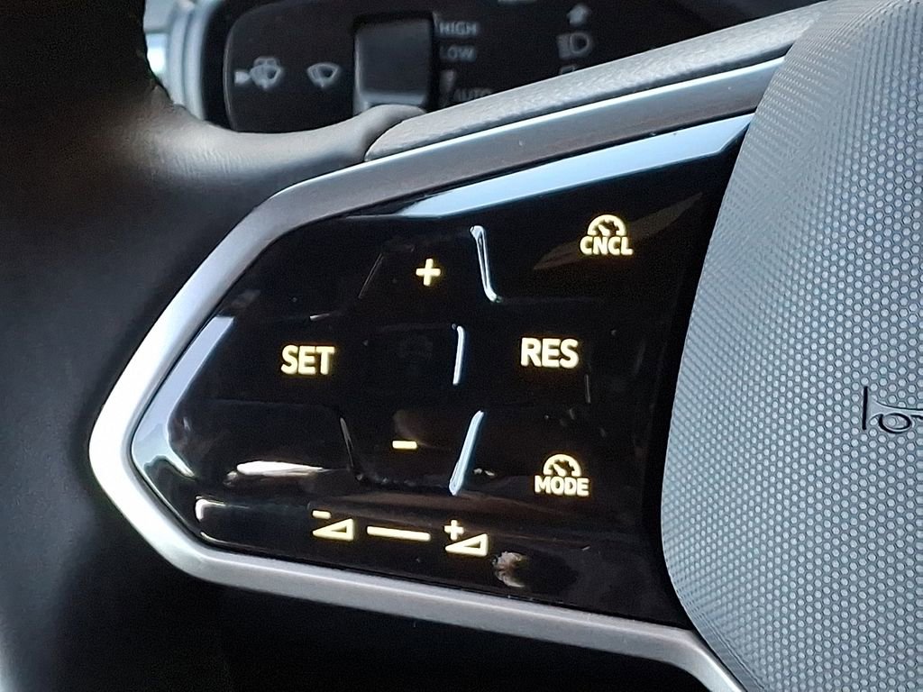 Certified 2025 Volkswagen ID. Buzz Pro S image 24