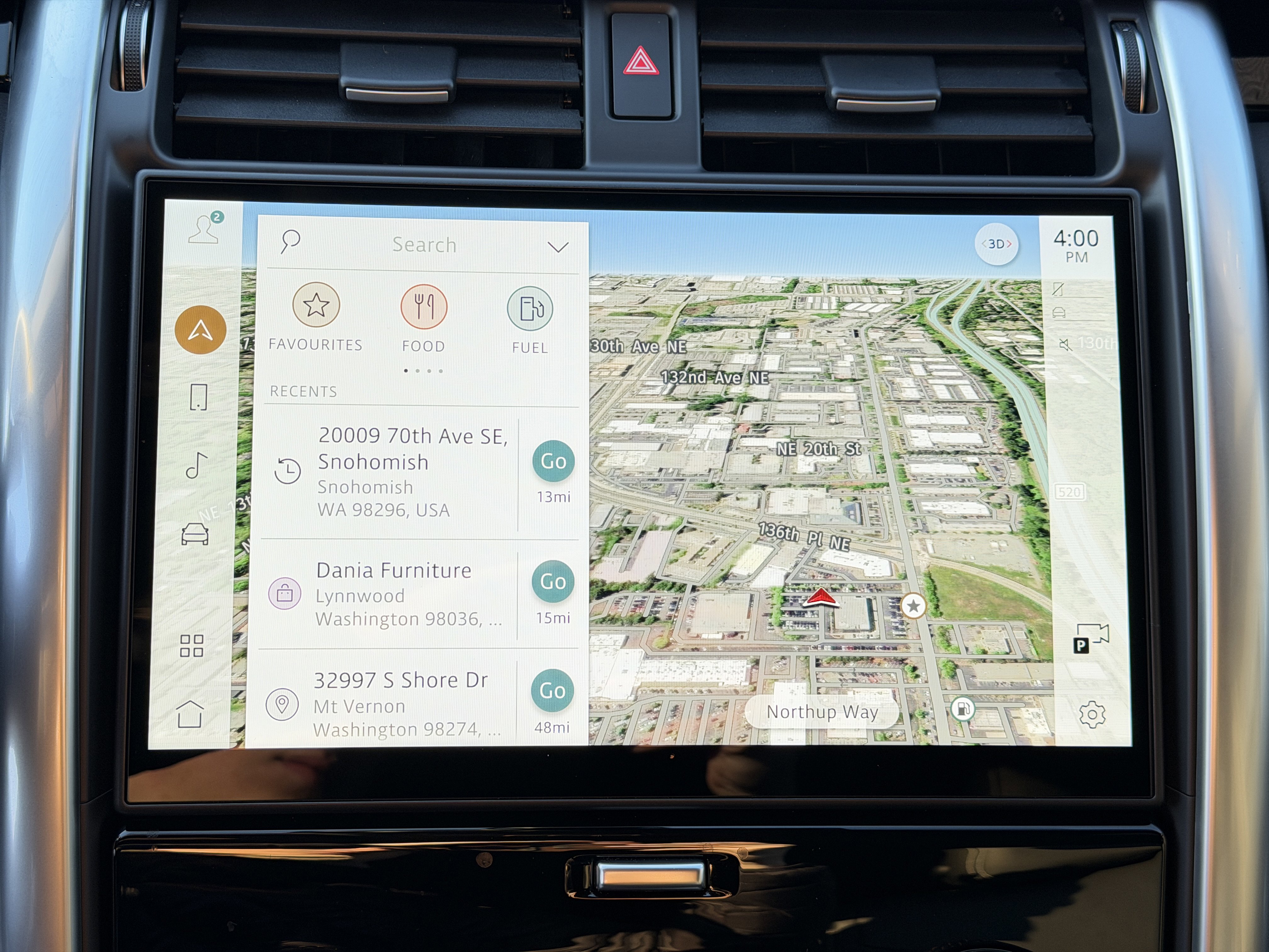 Certified 2025 Land Rover Discovery S image 24