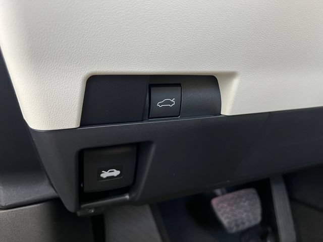 New 2026 Lexus ES 500e AWD/4WD image 34