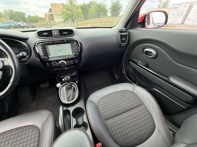 Used 2017 Kia Soul ! w/ Tech Package FWD image 13