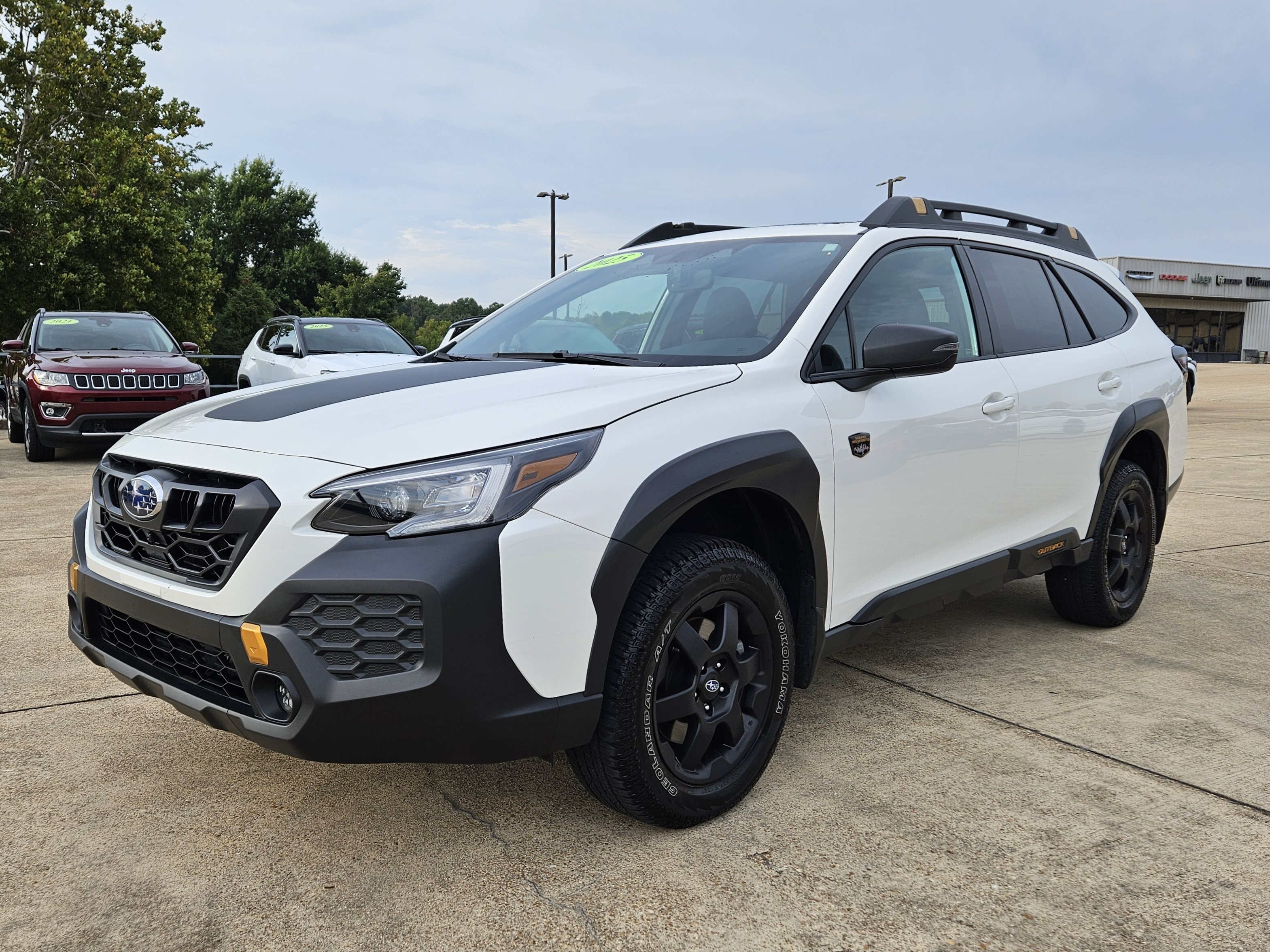 Used 2025 Subaru Outback Wilderness AWD/4WD image 2