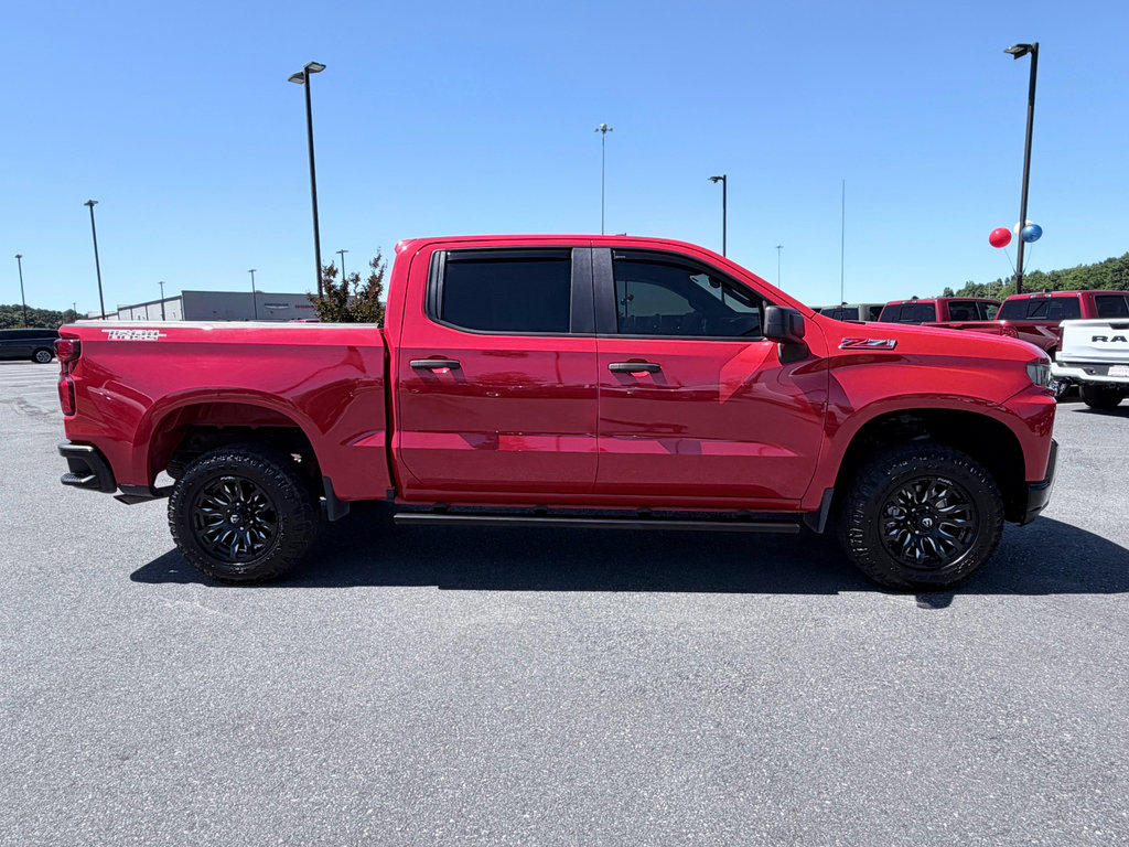 Used 2021 Chevrolet Silverado 1500 Custom Trail Boss w/ LPO, Dark Essentials Package AWD/4WD image 4