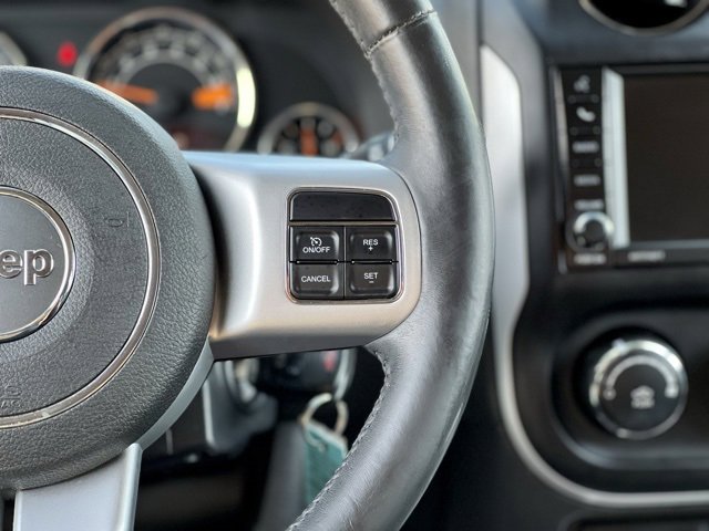 Used 2016 Jeep Compass Latitude image 35