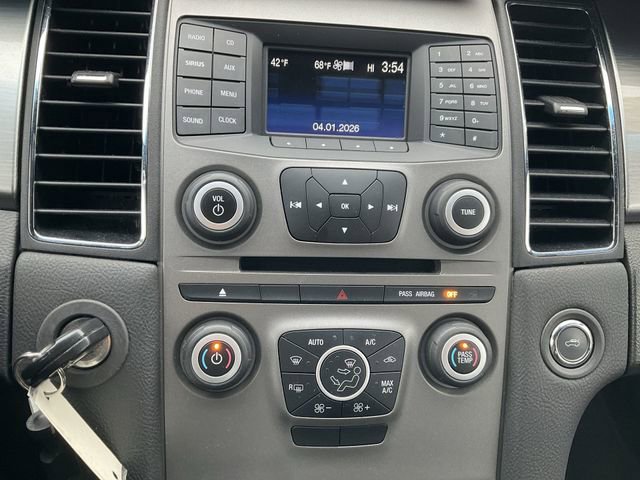 Used 2018 Ford Taurus SEL image 15