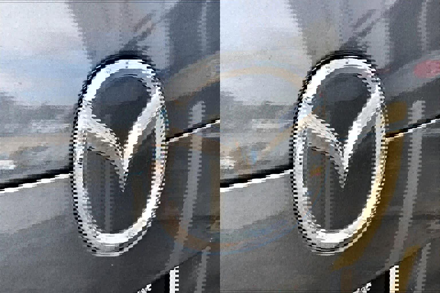 Used 2012 MAZDA MAZDA5 Sport image 28