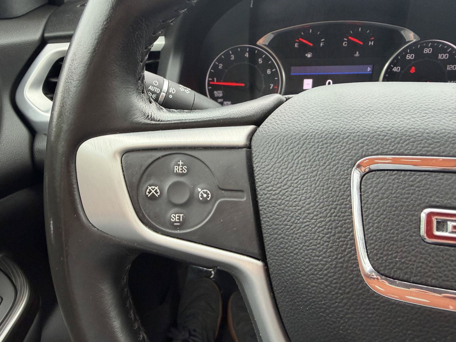 Used 2020 GMC Acadia SLT w/ LPO, Floor Liner Package AWD/4WD image 16