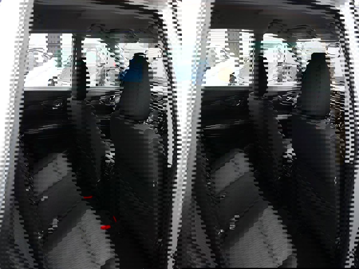 Used 2017 Nissan Rogue S image 23