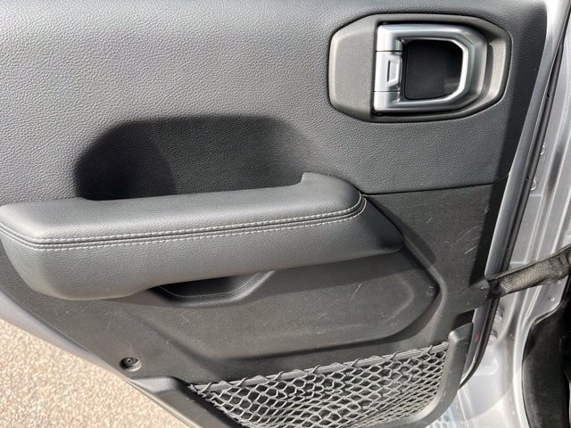 Used 2018 Jeep Wrangler Unlimited Sahara AWD/4WD image 19