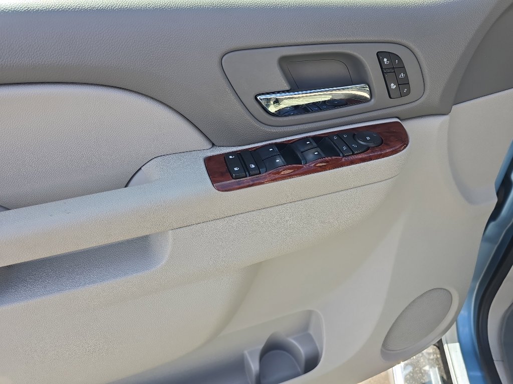 Used 2011 Chevrolet Tahoe LT w/ Luxury Package image 12