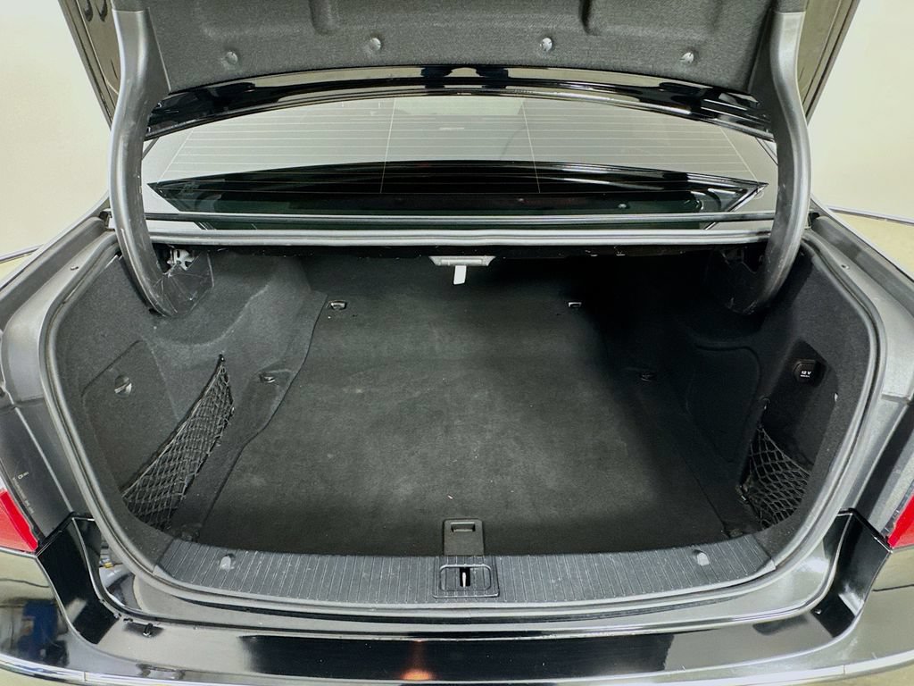 Used 2010 Mercedes-Benz E 350 Sedan image 30