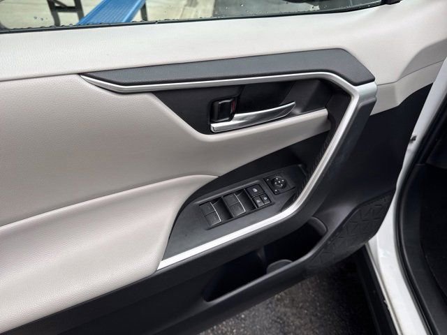 Used 2022 Toyota RAV4 XLE image 15