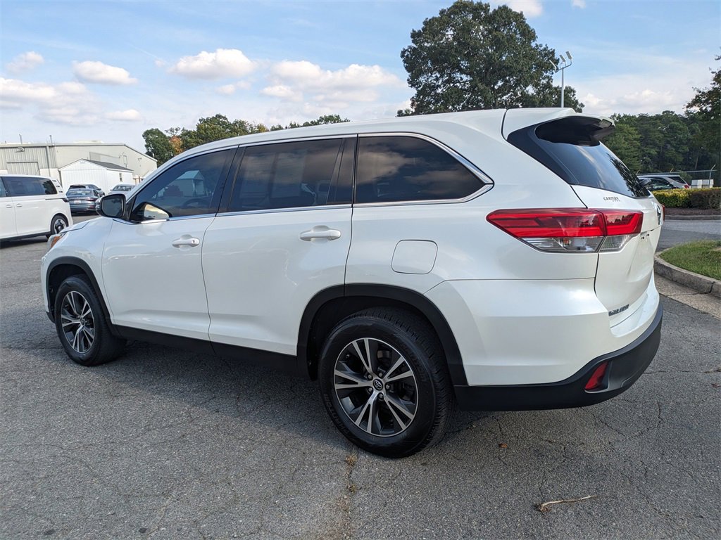 Used 2019 Toyota Highlander LE image 6