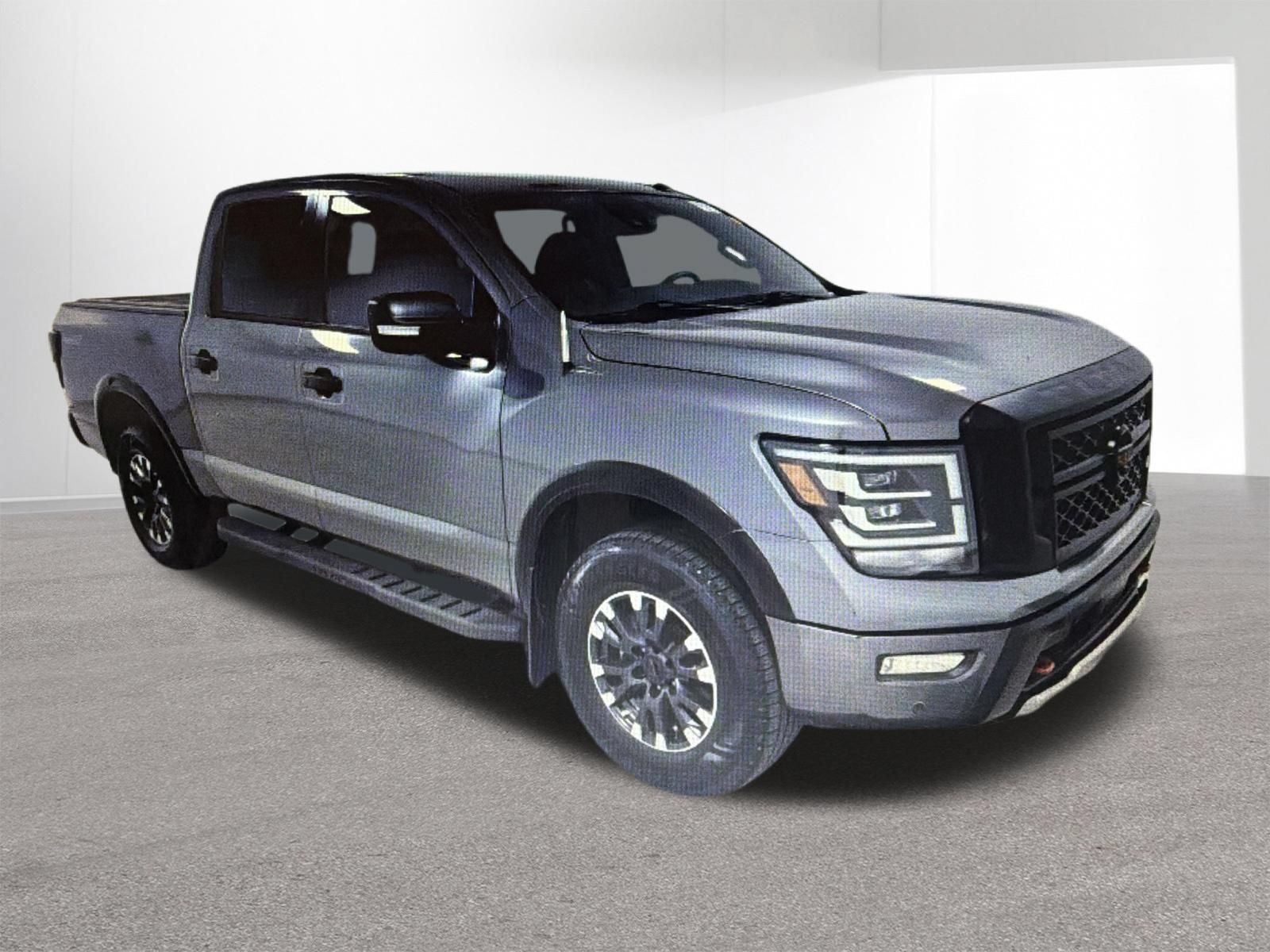 Used 2021 Nissan Titan PRO-4X w/ Pro-4x Convenience Package AWD/4WD image 6